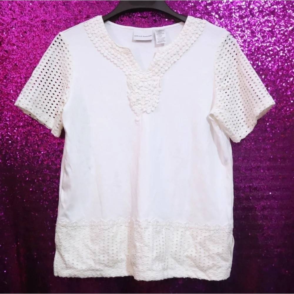 *FLAWED* Cream Eyelet Lace Top Small Alfred Dunner Short Sleeve Split Neck